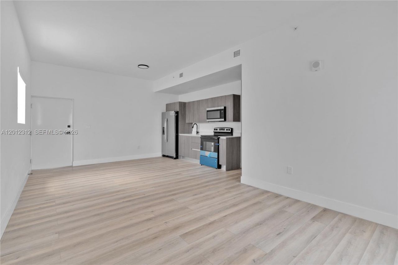 1534 NW 1st St, Unit 204, Miami, FL 33125 Photo