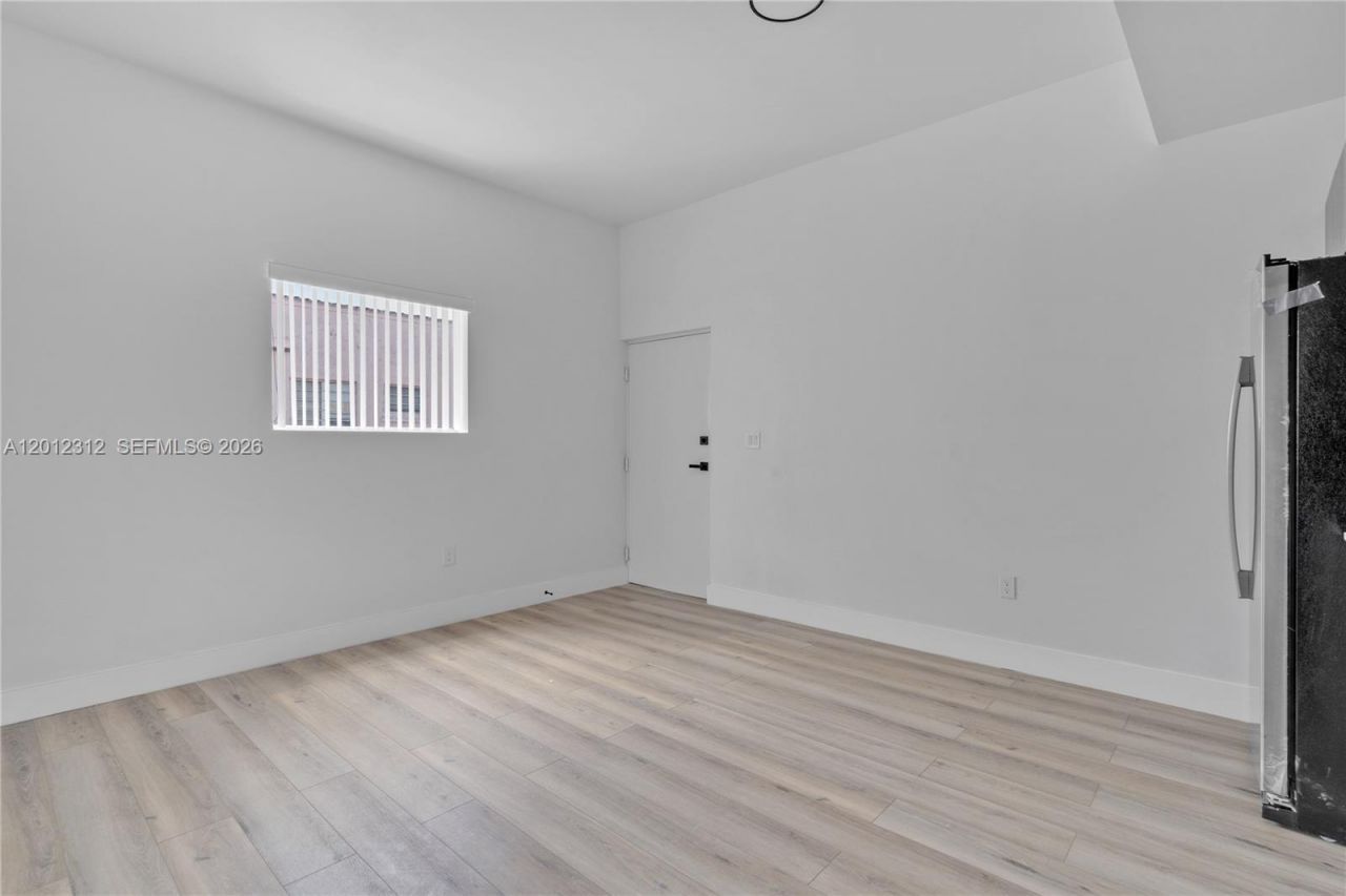 1534 NW 1st St, Unit 204, Miami, FL 33125 Photo
