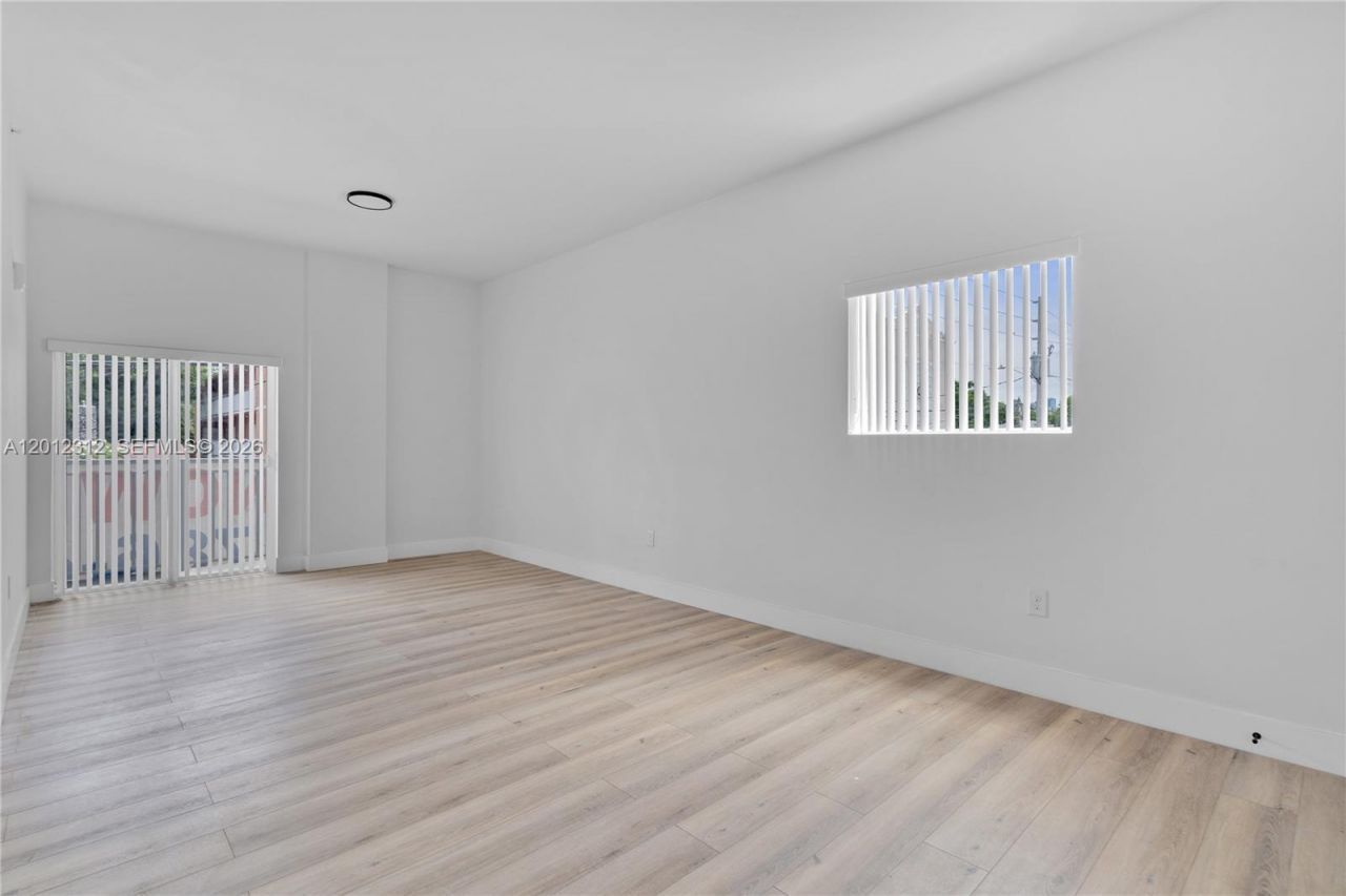 1534 NW 1st St, Unit 204, Miami, FL 33125 Photo