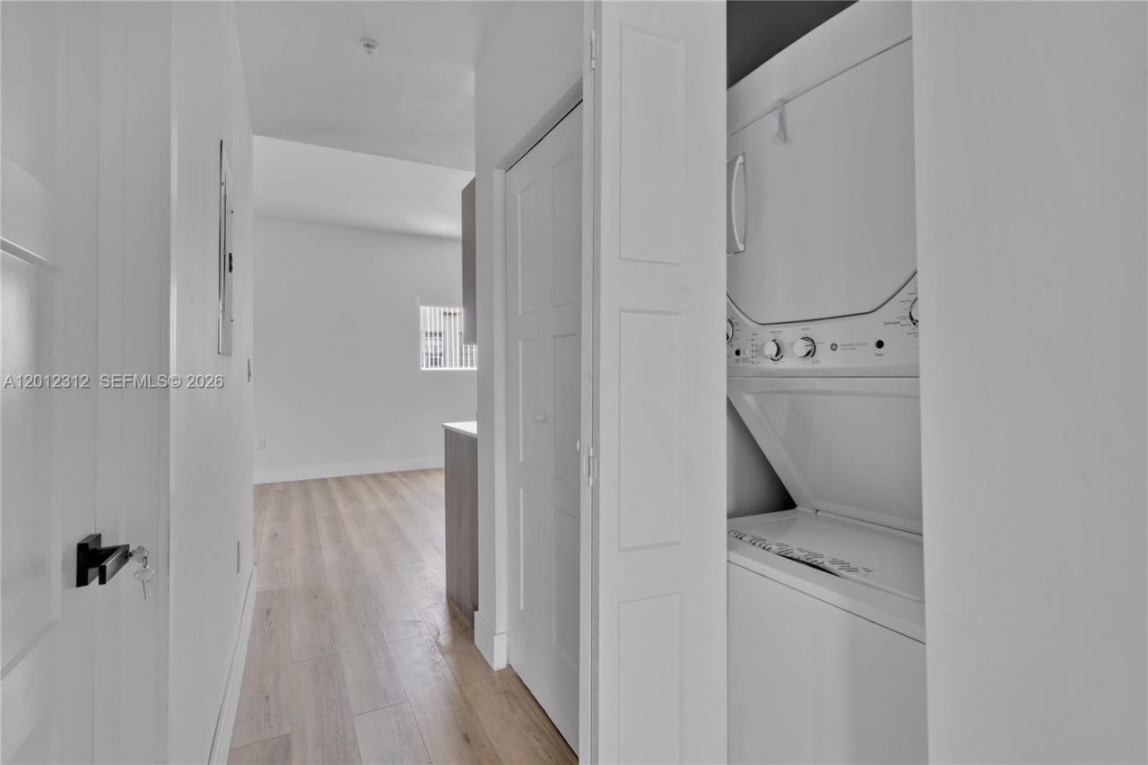 1534 NW 1st St, Unit 204, Miami, FL 33125 Photo