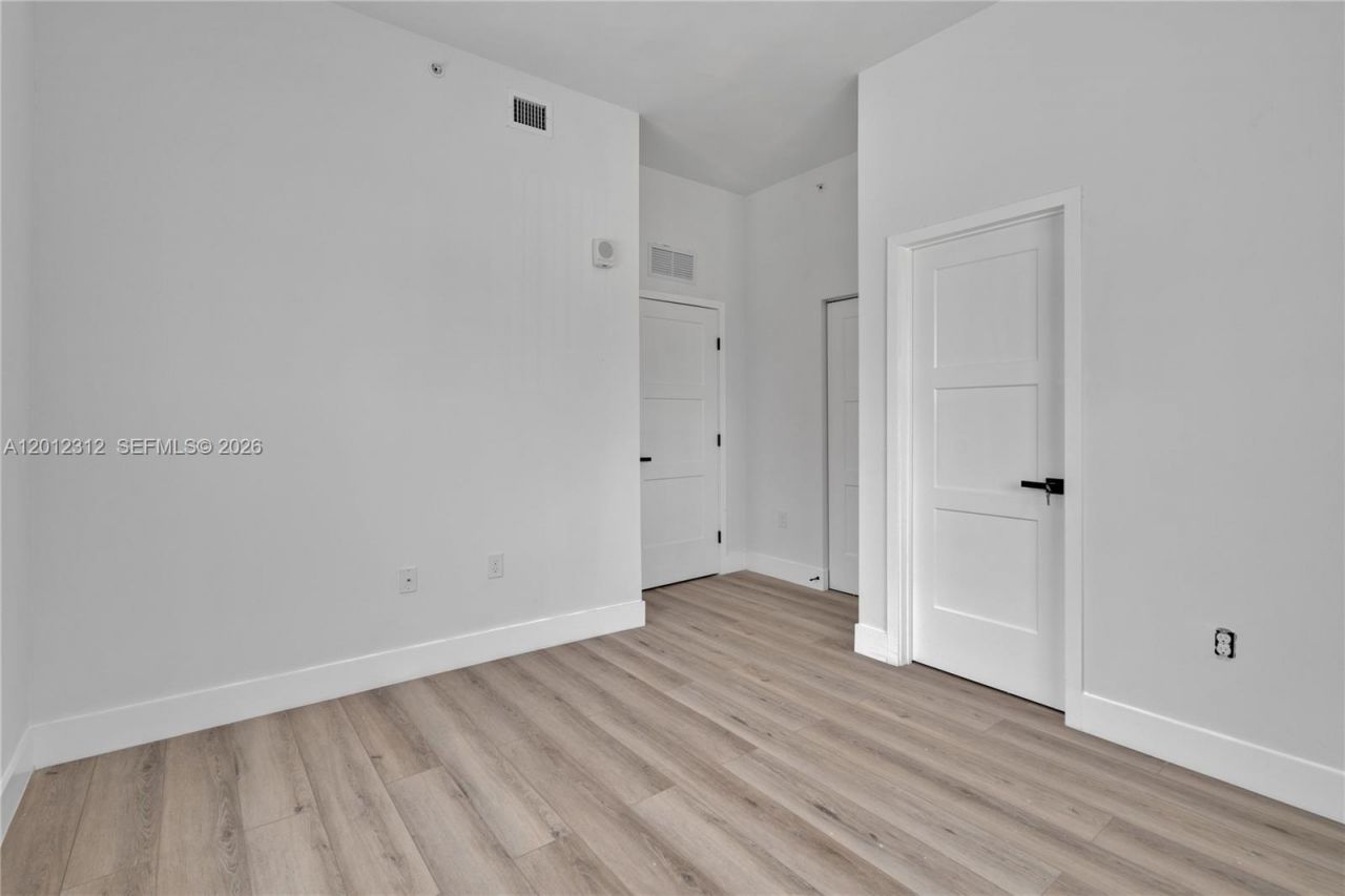 1534 NW 1st St, Unit 204, Miami, FL 33125 Photo