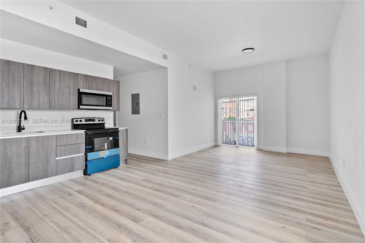 1534 NW 1st St, Unit 204, Miami, FL 33125 Photo