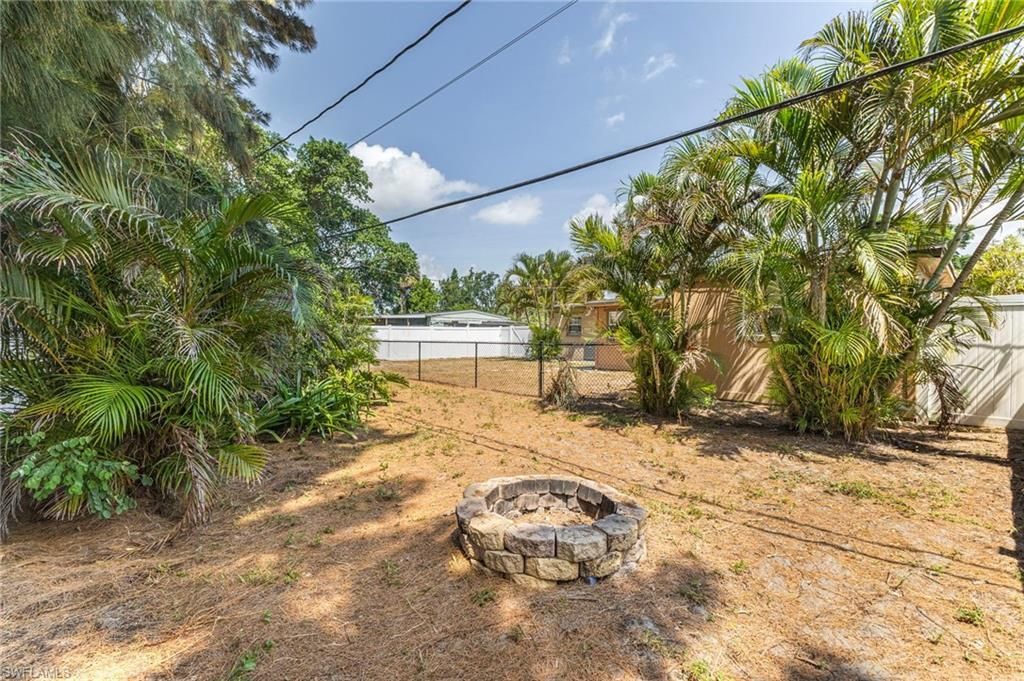 915 Hibiscus Ln , North Fort Myers, FL 33903 Photo