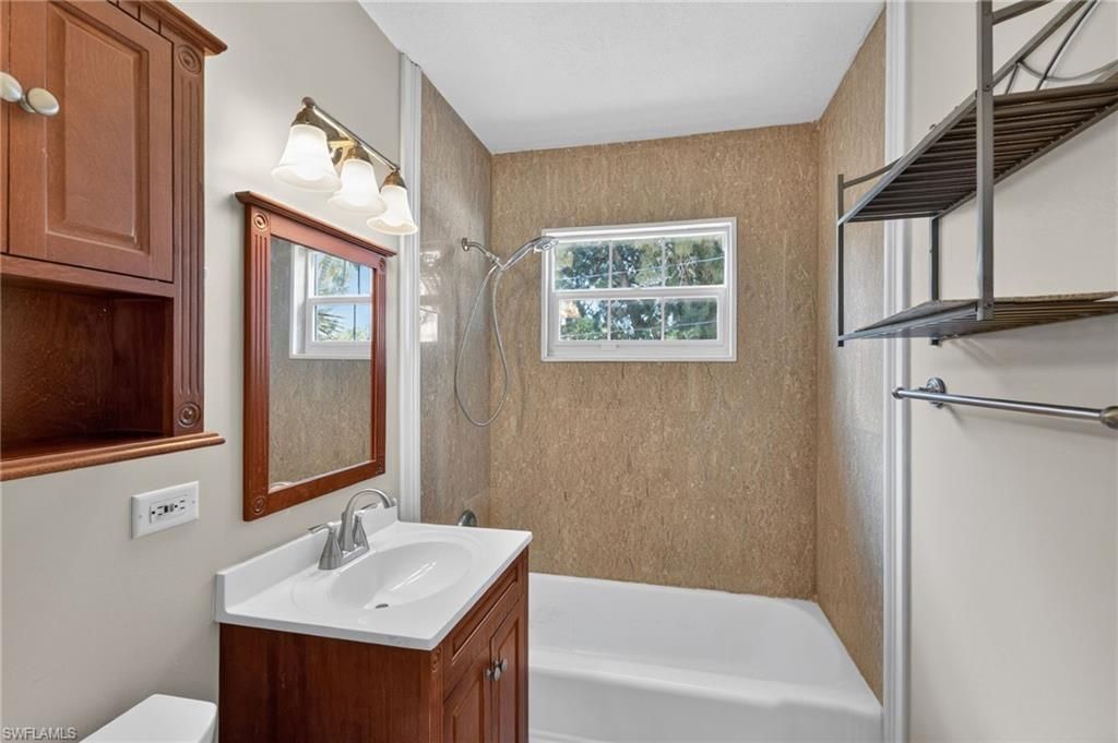 915 Hibiscus Ln , North Fort Myers, FL 33903 Photo