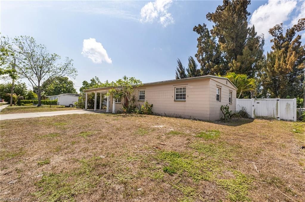 915 Hibiscus Ln , North Fort Myers, FL 33903 Photo