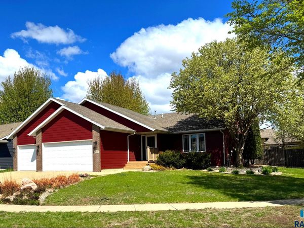 2200 E 63rd St, Sioux Falls, SD 57108