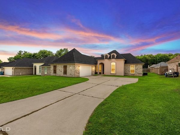 6896 Bethany Reed Circle, Blanchard, LA 71107