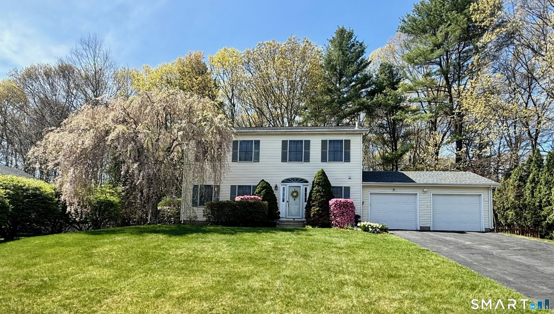 4 Desjardins, Montville, CT 06382 Main Photo