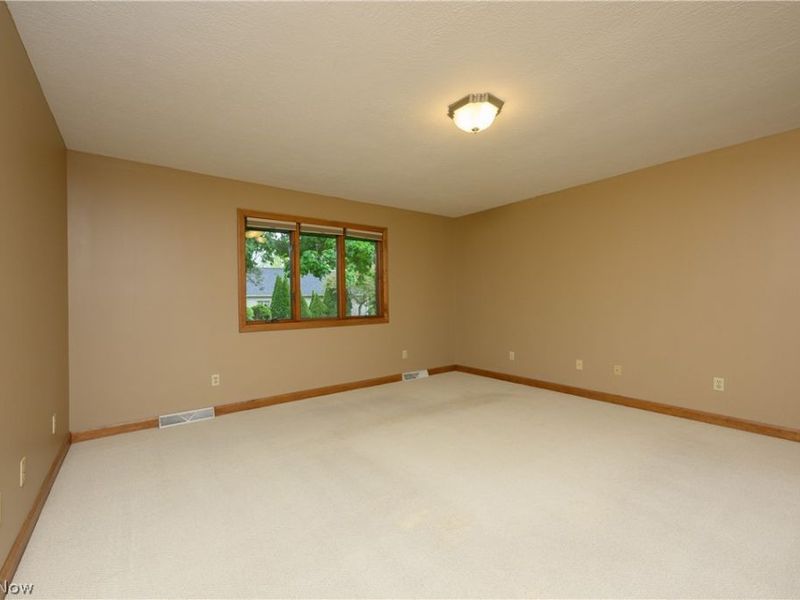 963 Mansion Circle, Barberton, OH 44203 Photo 23