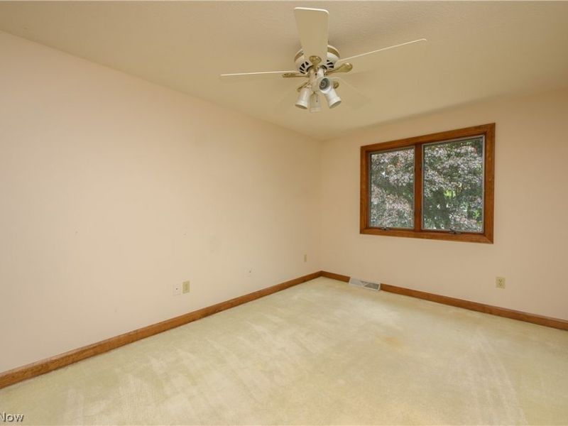 963 Mansion Circle, Barberton, OH 44203 Photo 32