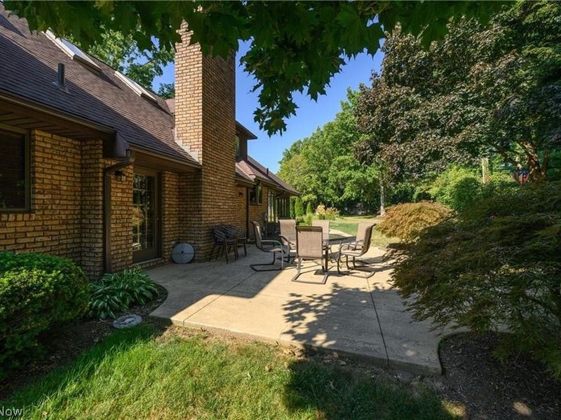 963 Mansion Circle, Barberton, OH 44203 Photo 6