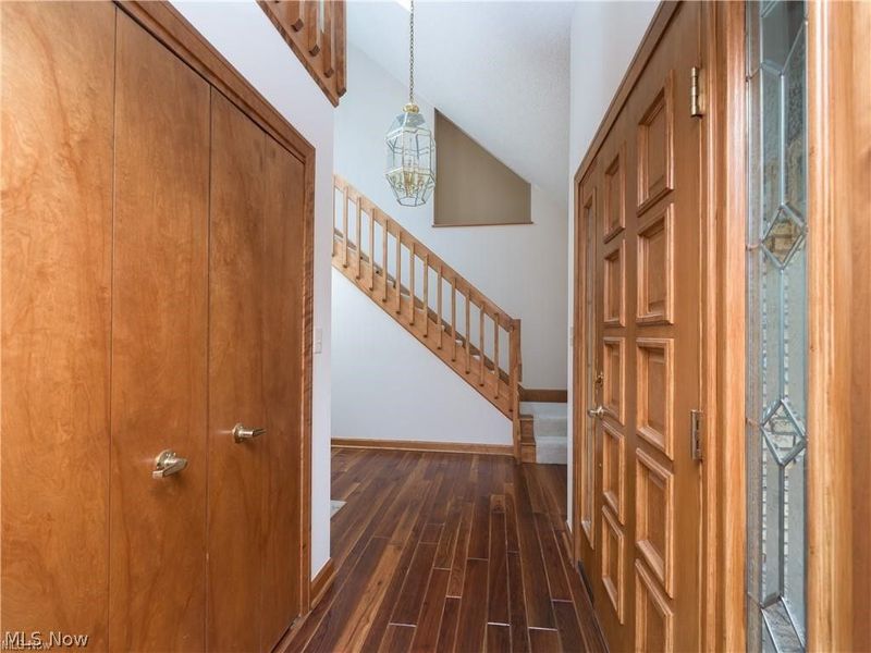 963 Mansion Circle, Barberton, OH 44203 Photo 8
