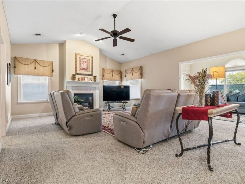 1340 Cascade Circle W, Canton, OH 44708 Photo 8