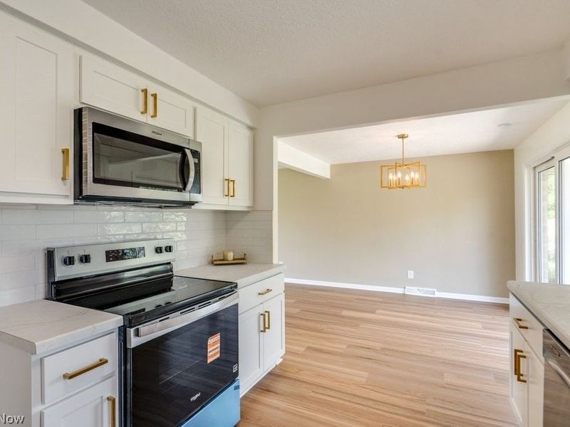 3877 Grove Street NE, Canton, OH 44721 Photo 10