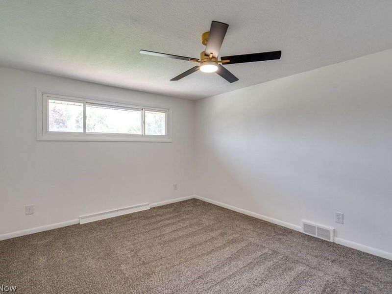 3877 Grove Street NE, Canton, OH 44721 Photo 14