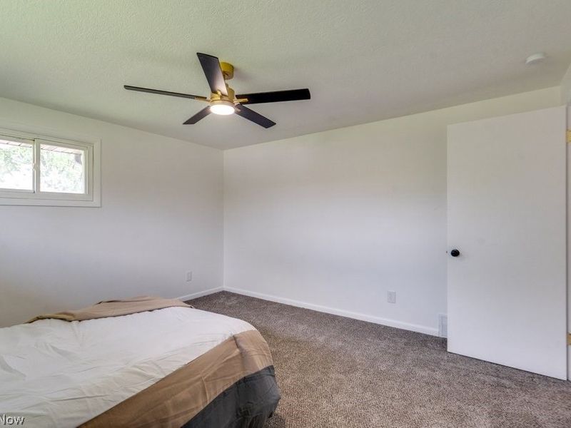 3877 Grove Street NE, Canton, OH 44721 Photo 20