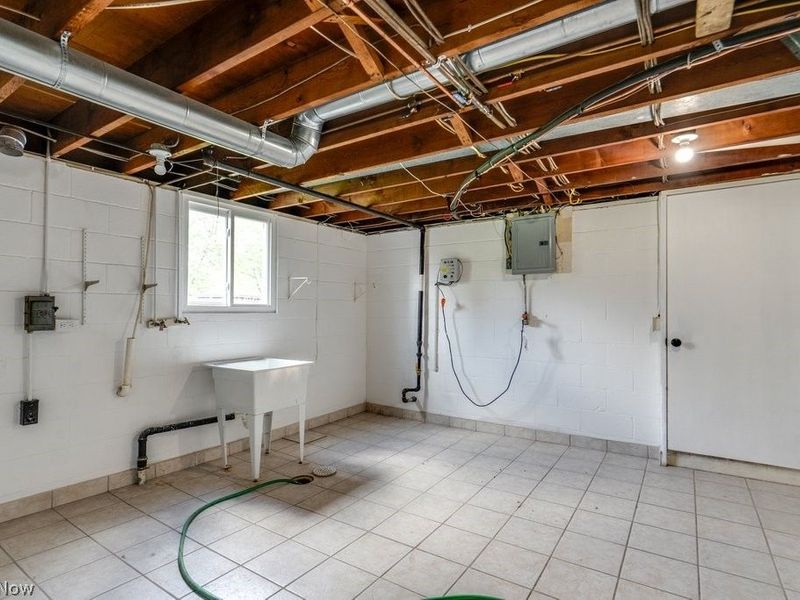 3877 Grove Street NE, Canton, OH 44721 Photo 30