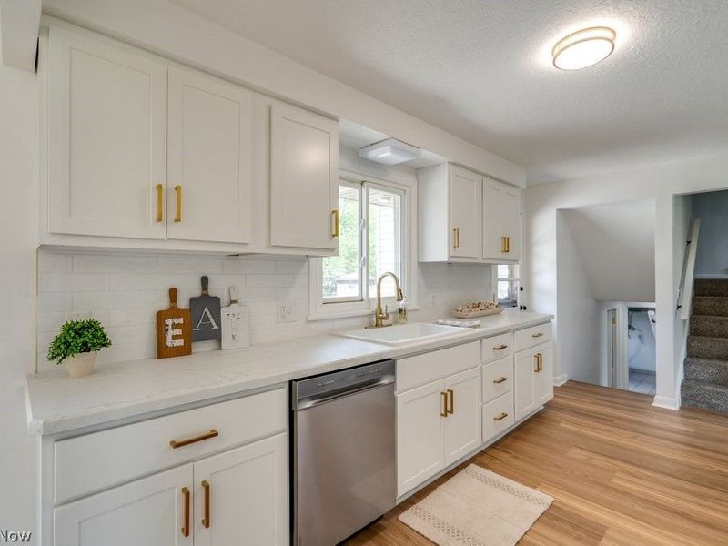 3877 Grove Street NE, Canton, OH 44721 Photo 7