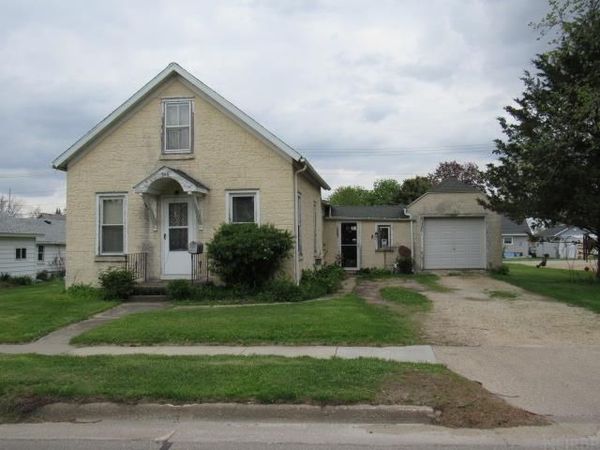 746 N Cedar Street , Monticello, IA 52310