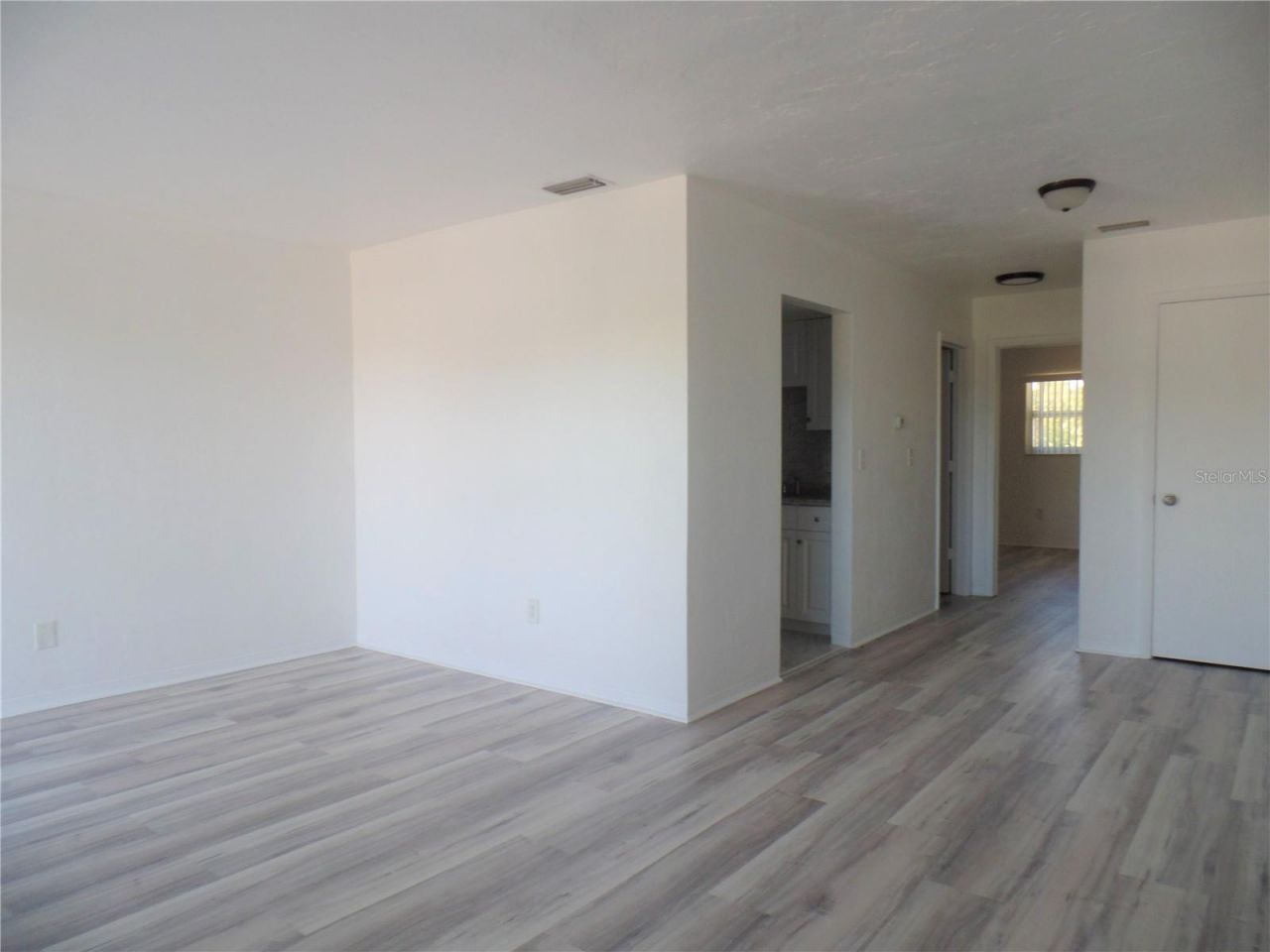 1240 70th Street N, Unit 9, Saint Petersburg, FL 33710 Photo