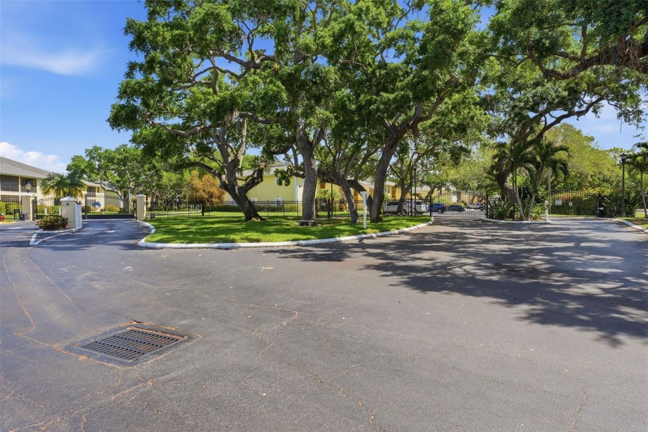 3001 58th Avenue S, Unit 1005, Saint Petersburg, FL 33712 Photo