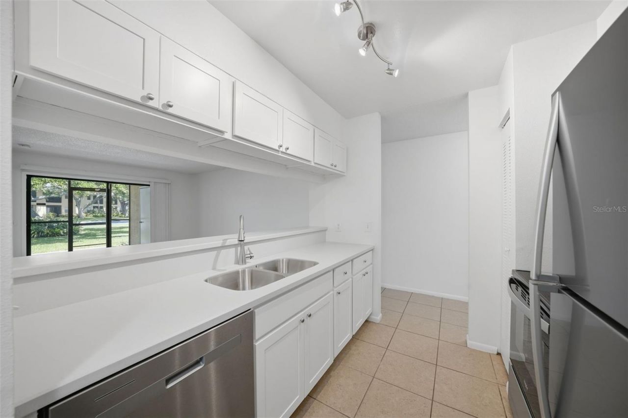 3001 58th Avenue S, Unit 1005, Saint Petersburg, FL 33712 Photo