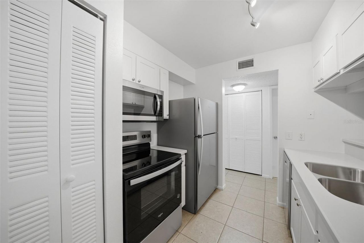 3001 58th Avenue S, Unit 1005, Saint Petersburg, FL 33712 Photo