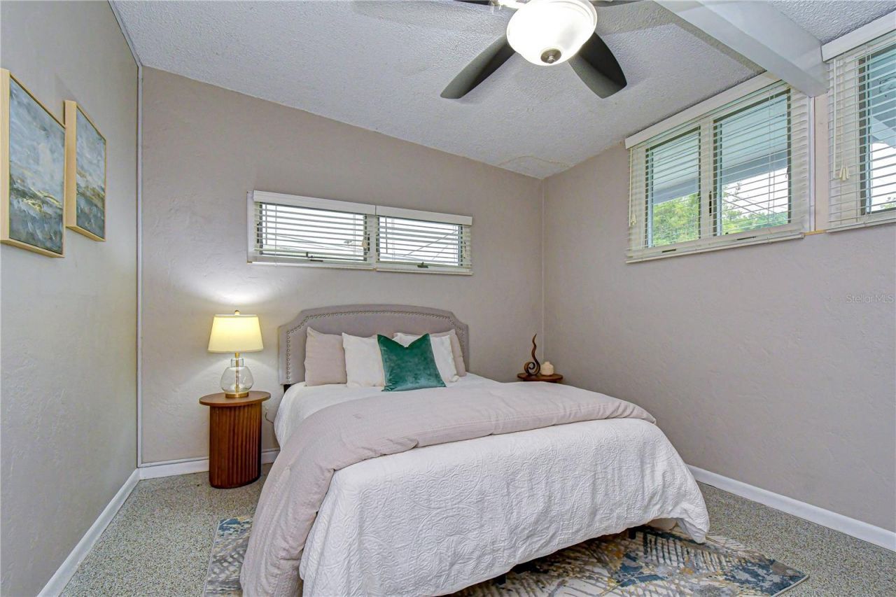 1901 Oxford Street N, Saint Petersburg, FL 33710 Photo