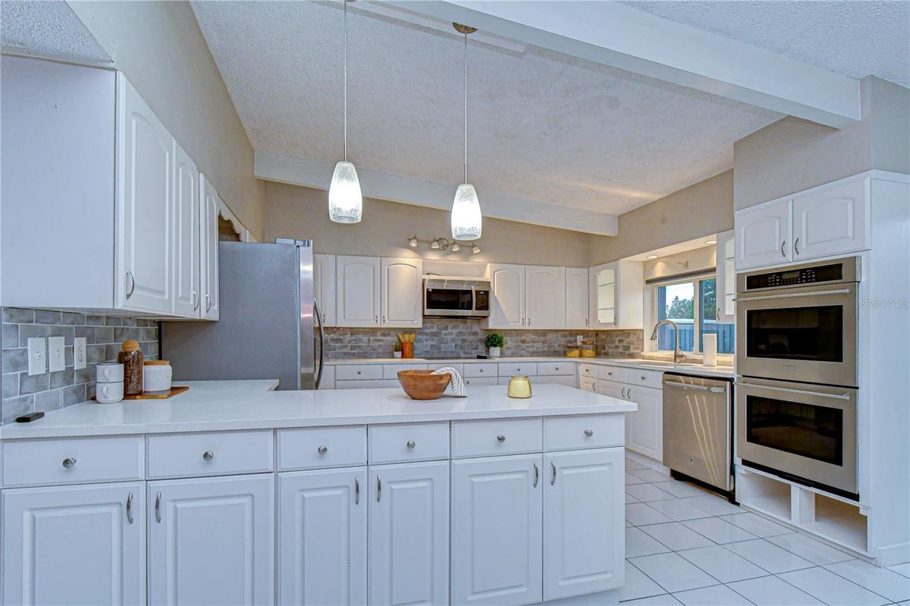 1901 Oxford Street N, Saint Petersburg, FL 33710 Photo