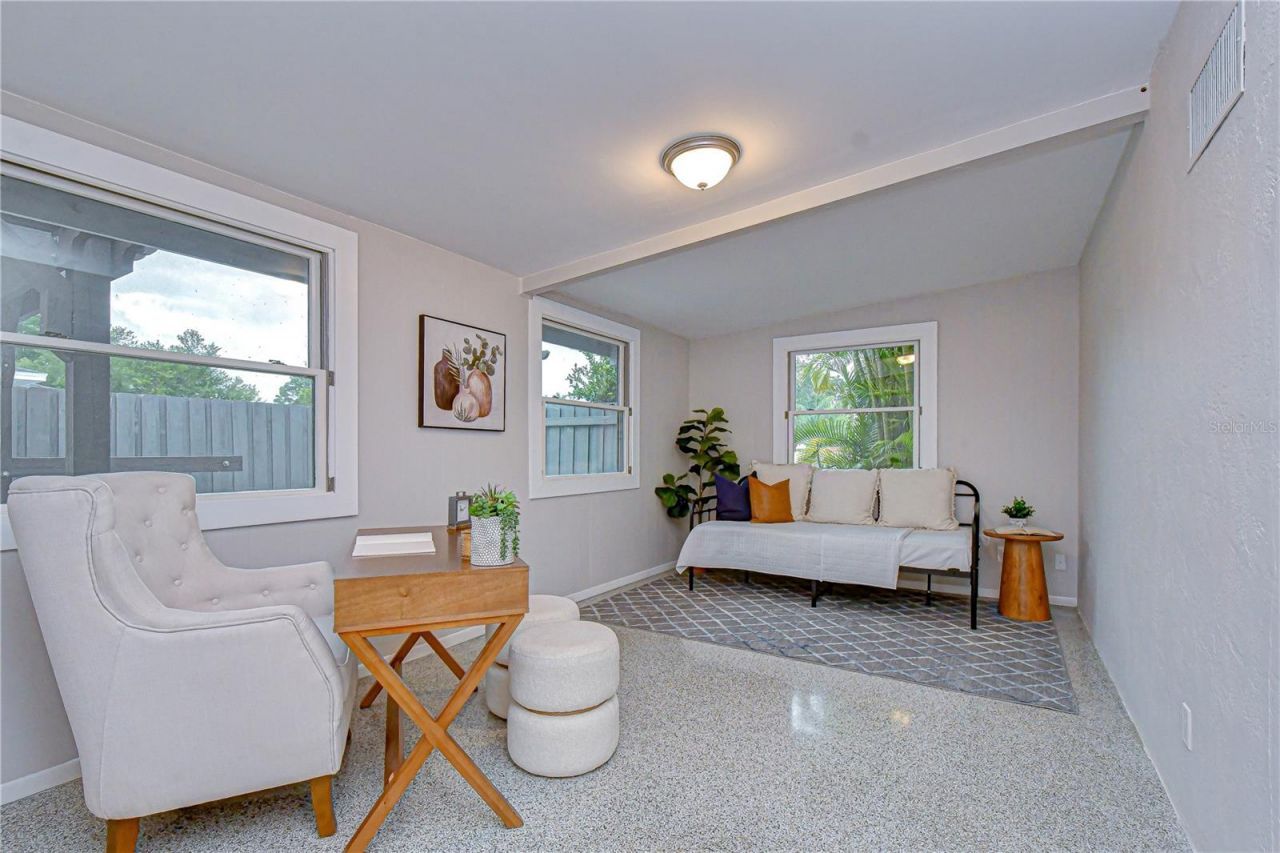 1901 Oxford Street N, Saint Petersburg, FL 33710 Photo