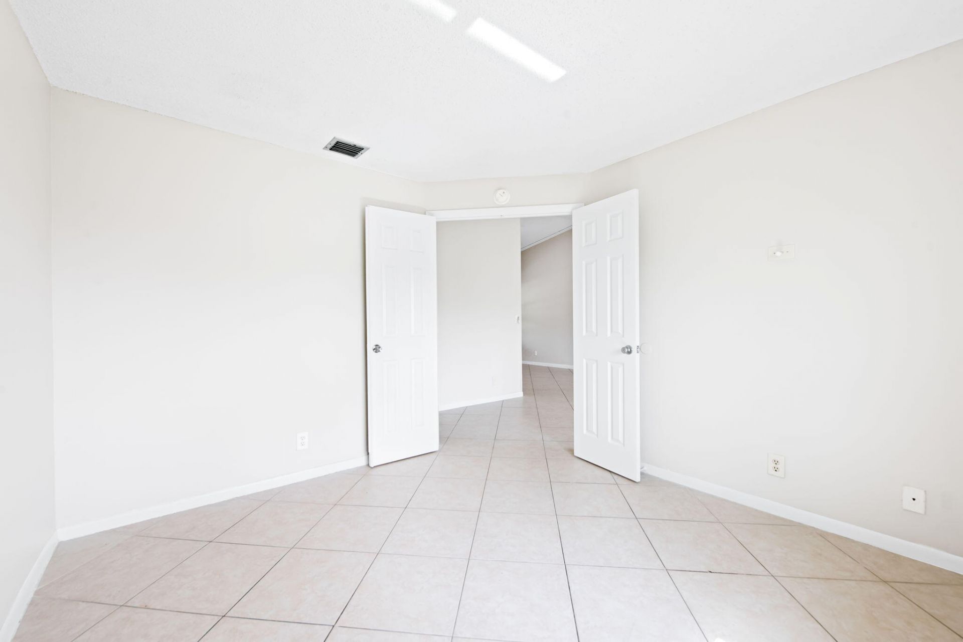 2981 NW 92nd Avenue, Coral Springs, FL 33065 Photo