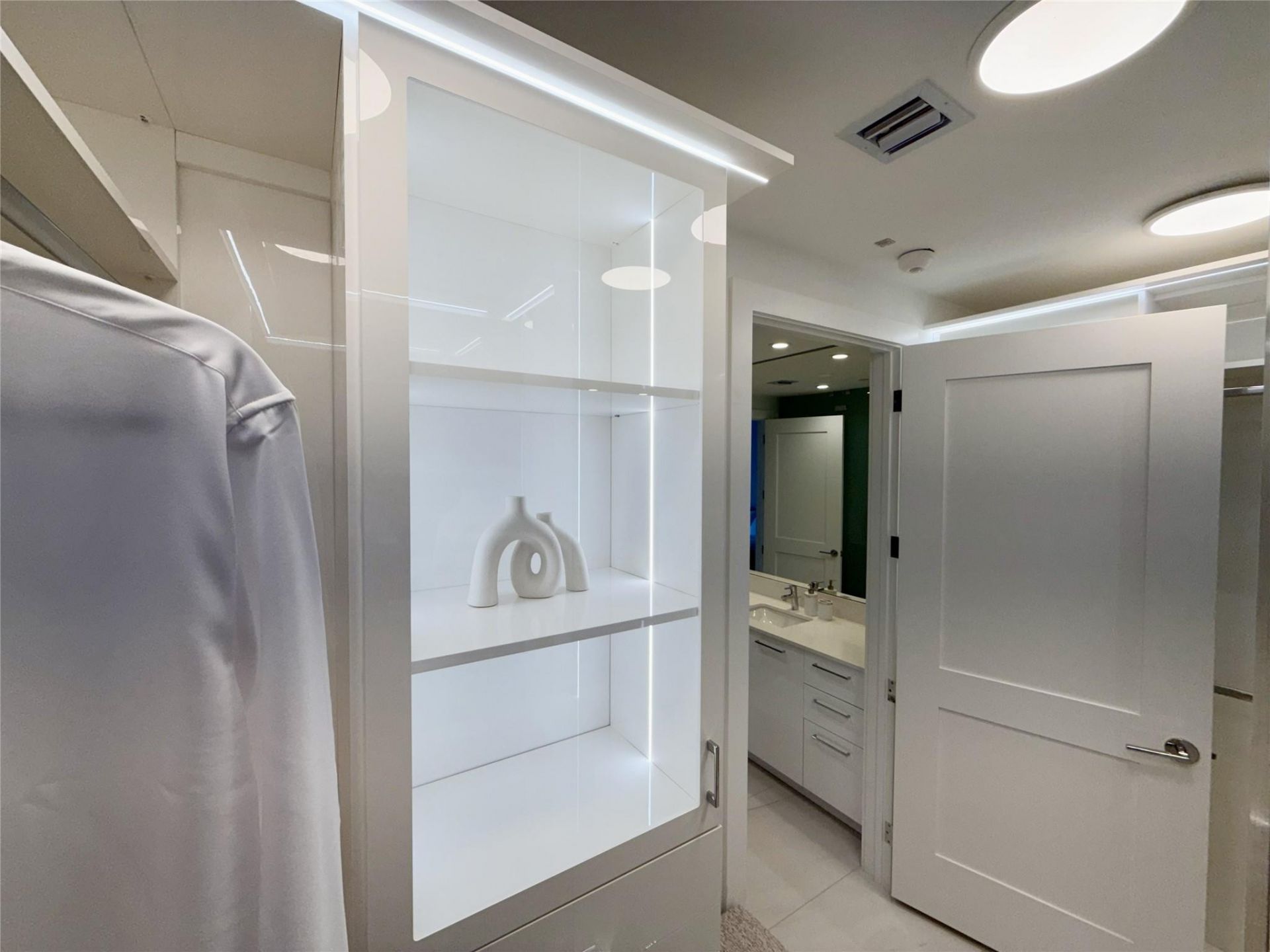 151 N Seabreeze Boulevard, Unit 603, Fort Lauderdale, FL 33304 Photo
