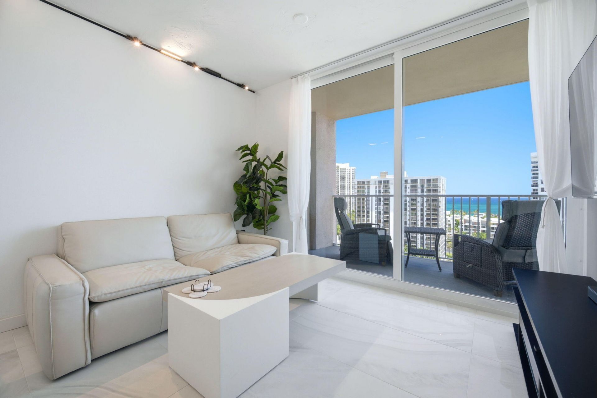 3020 NE 32nd Avenue, Unit 1407, Fort Lauderdale, FL 33308 Photo