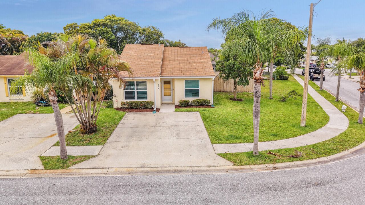 215 Palmetto Court, Jupiter, FL 33458 Main Photo