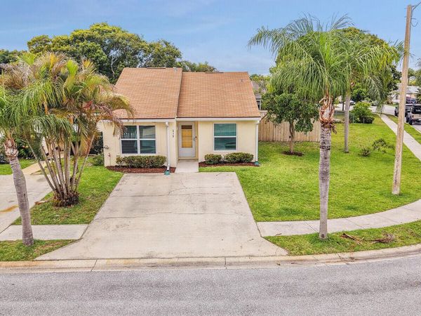 215 Palmetto Court, Jupiter, FL 33458