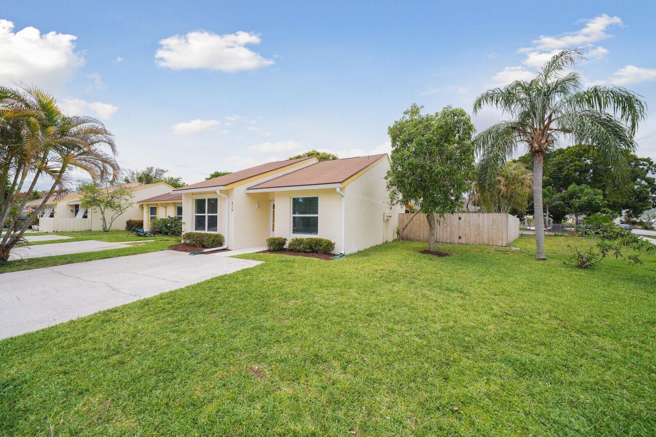 215 Palmetto Court, Jupiter, FL 33458 Photo