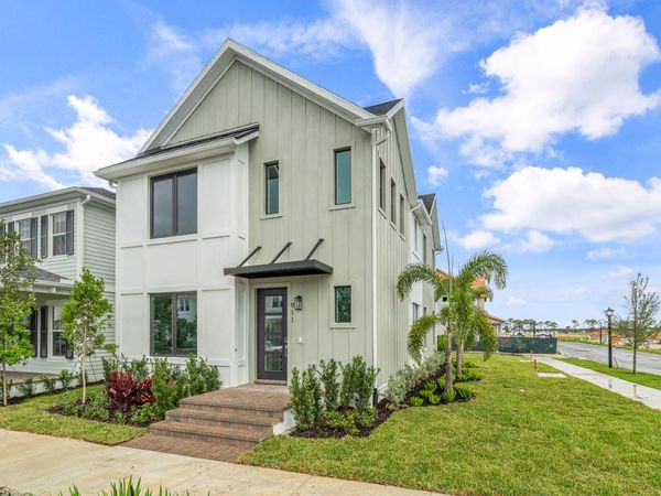 911 SW Newfield Avenue, Palm City, FL 34990