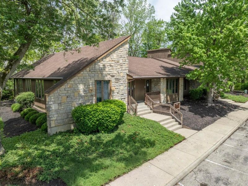 2602 Oakstone Drive , Unit 2600, Columbus, OH 43231 Photo 1