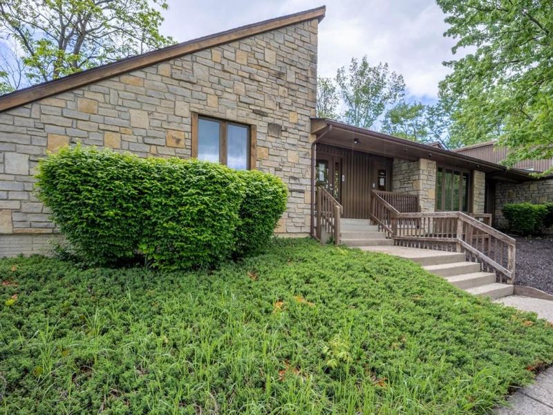 2602 Oakstone Drive , Unit 2600, Columbus, OH 43231 Photo 2