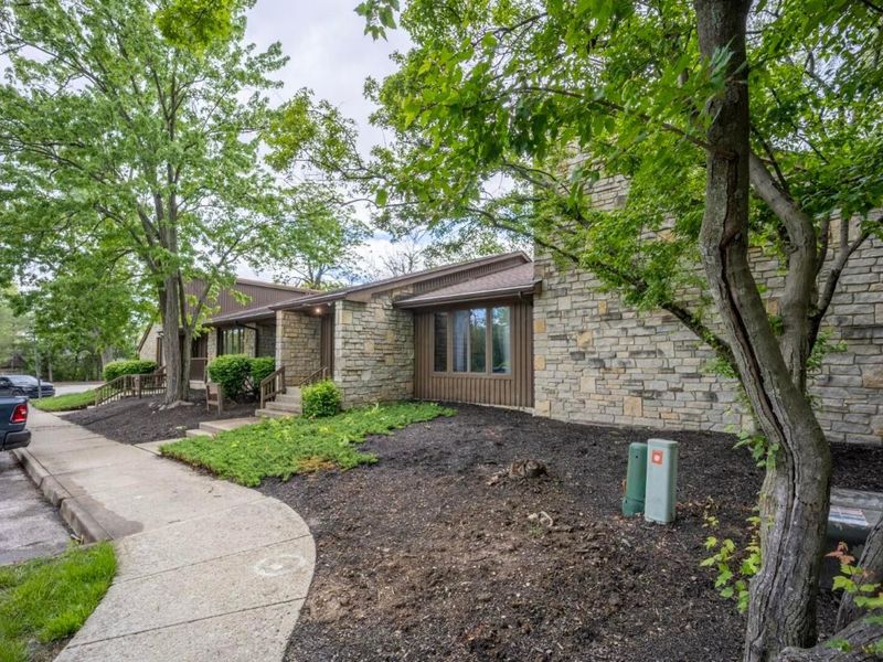 2602 Oakstone Drive , Unit 2600, Columbus, OH 43231 Photo 5