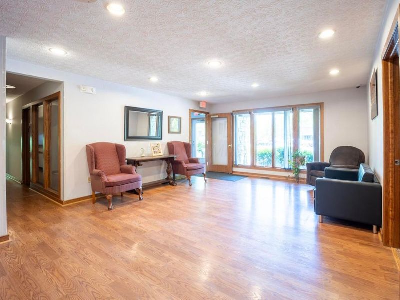 2602 Oakstone Drive , Unit 2600, Columbus, OH 43231 Photo 9