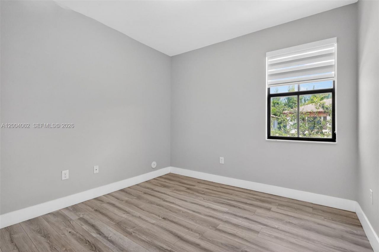 8895 NW 100th Pl, Doral, FL 33178 Photo