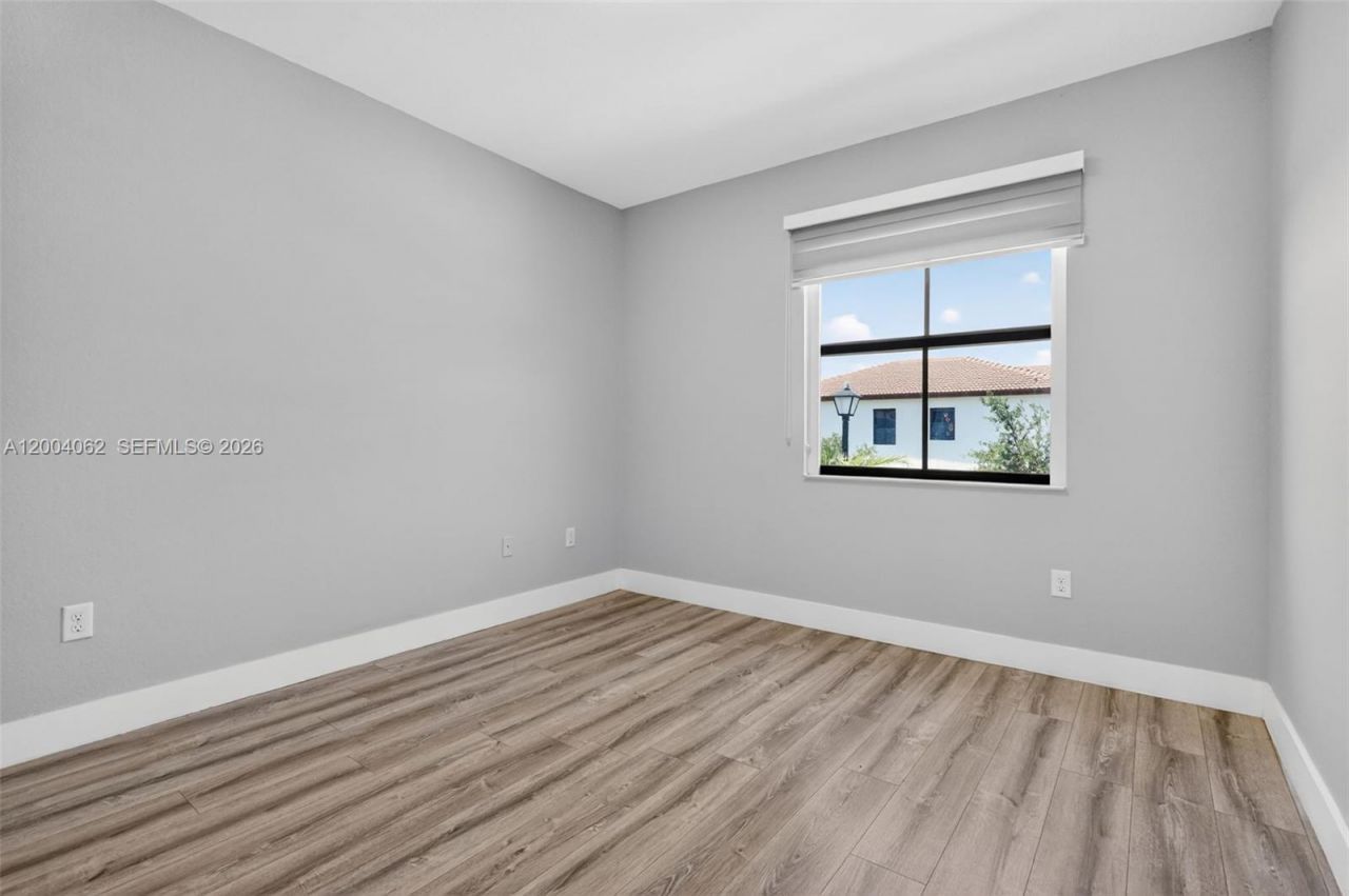 8895 NW 100th Pl, Doral, FL 33178 Photo