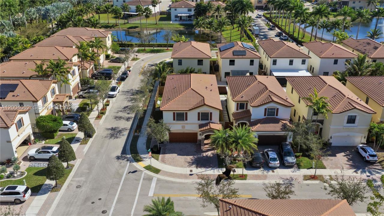 8895 NW 100th Pl, Doral, FL 33178 Photo