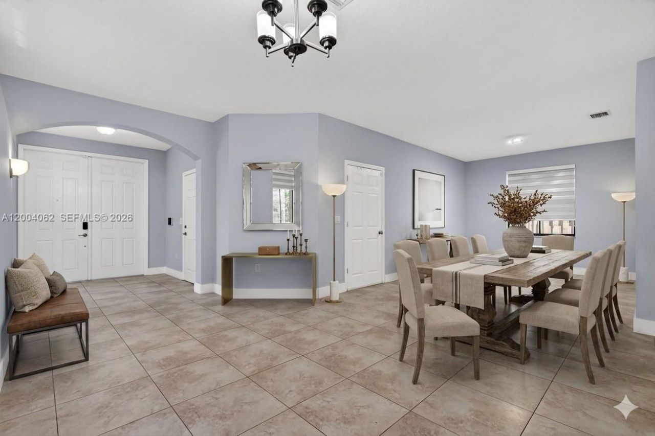 8895 NW 100th Pl, Doral, FL 33178 Photo