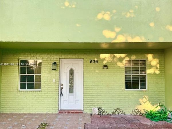 906 SW 74th Ave , North Lauderdale, FL 33068