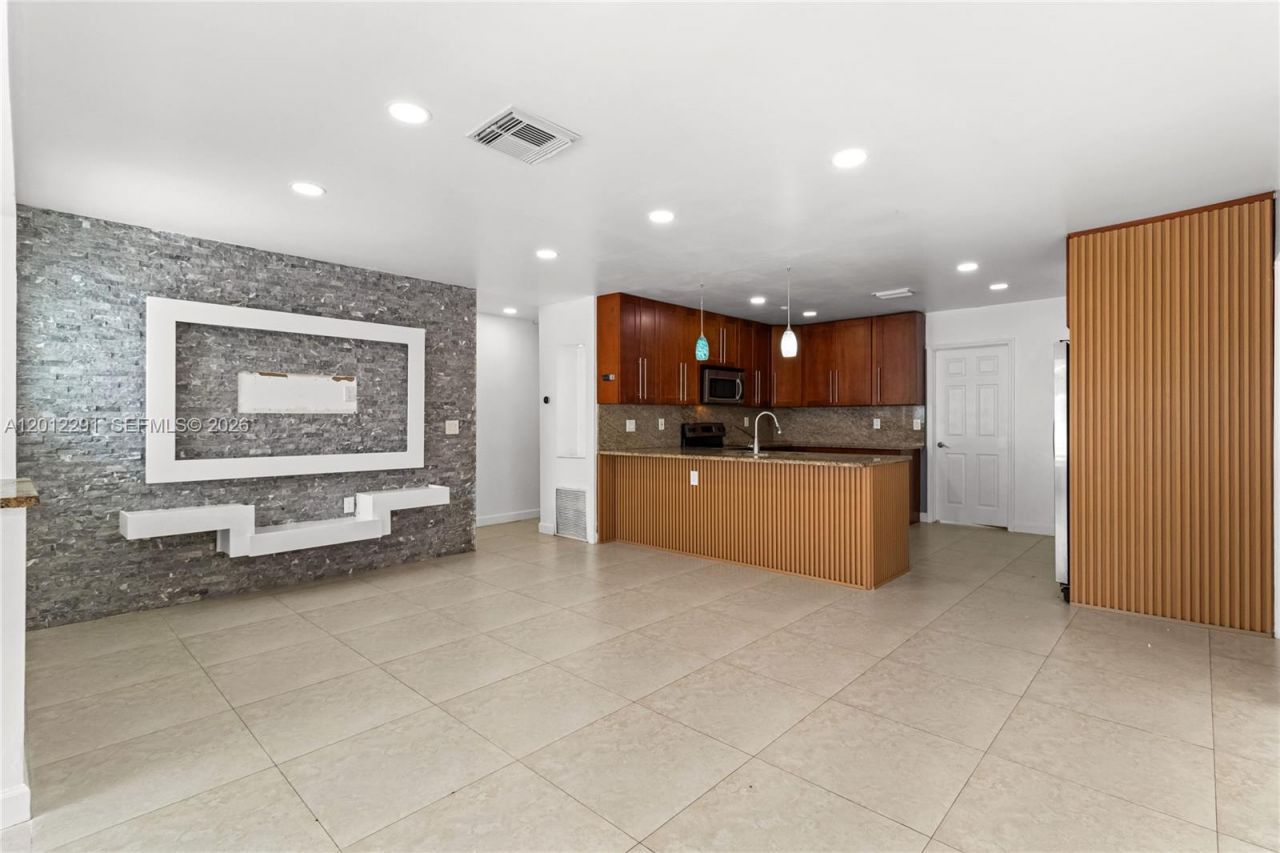 2729 Harding St , Hollywood, FL 33020 Photo