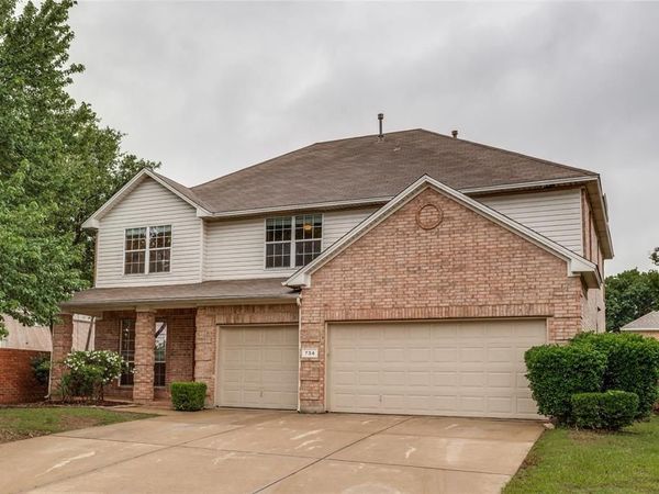 734 Crownpoint Court, Arlington, TX 76002