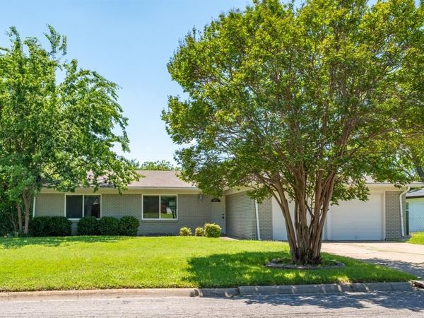 7024 Shauna Drive, North Richland Hills, TX 76180