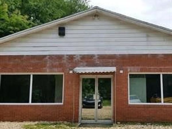 563 Bash Rd , Indiana, PA 15701